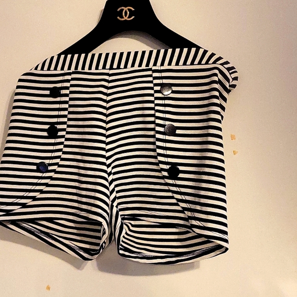 🍍Authentic white and black shorts🍍#1